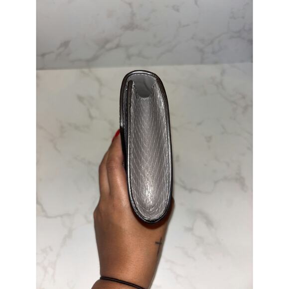 Gucci GG Marmont Envelope Clutch in Grey Leather - Like New - Picture 5 of 6